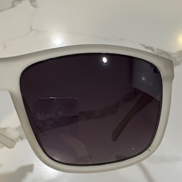 Kenneth Cole Gray Sunglasses main image 7